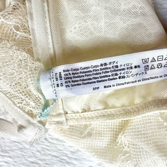 Kimchi Blue Urban Outfitters Yellow Cream Lace Bandeau S - Picture 11 of 11